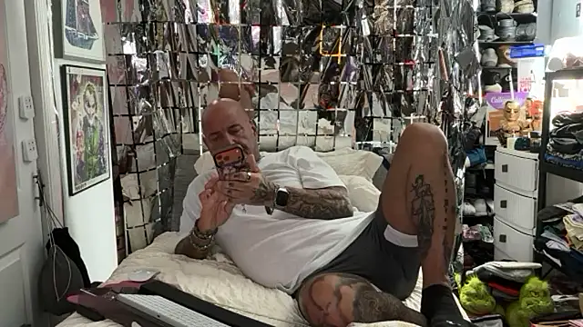 joeytatts66 online show from May 2026 01:27:01 AM