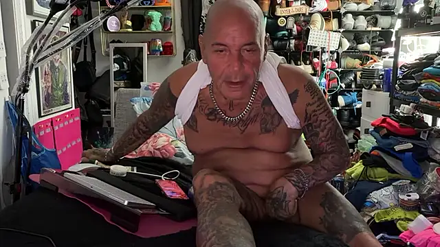Snapshot of joeytatts66 chatting on June 2026 02:24:02 AM joeytatts66 online show from June 2026 02:24:02 AM