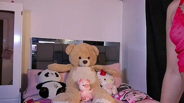 natali henao online show from May 2026 06:34:02 PM