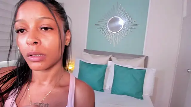 natali henao online show from February 2025 06:26:01 PM