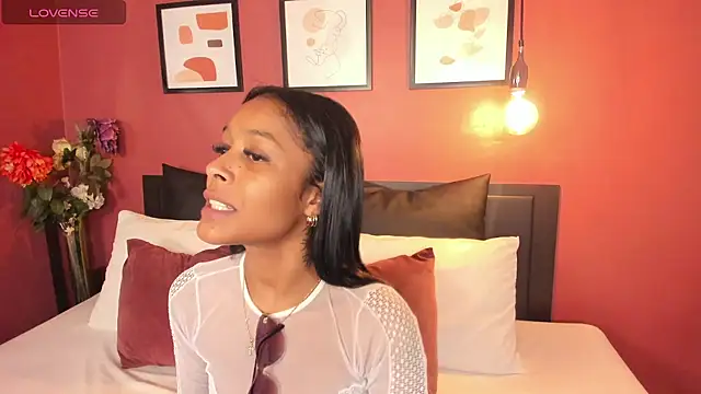 Snapshot of natali_henao chatting on October 2025 09:43:02 PM natali henao online show from October 2025 09:43:02 PM