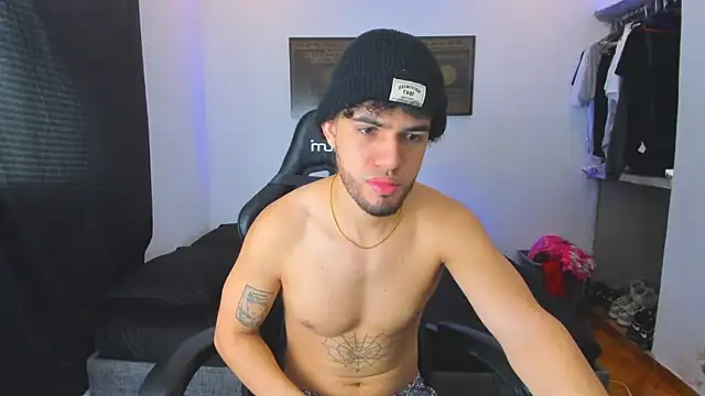 Snapshot of daddy_jhons chatting on October 2025 04:33:01 PM daddy jhons online show from October 2025 04:33:01 PM