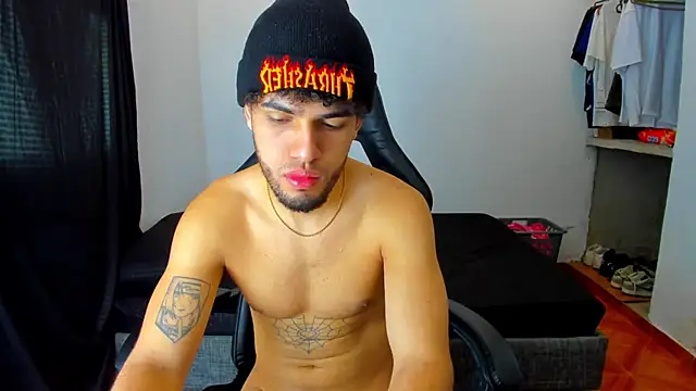 Snapshot of daddy_jhons chatting on March 2025 03:51:02 PM daddy jhons online show from March 2025 03:51:02 PM