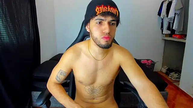 Snapshot of daddy_jhons chatting on March 2025 03:47:02 PM daddy jhons online show from March 2025 03:47:02 PM