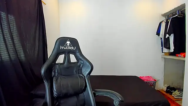 Snapshot of daddy_jhons chatting on March 2025 08:09:01 PM daddy jhons online show from March 2025 08:09:01 PM