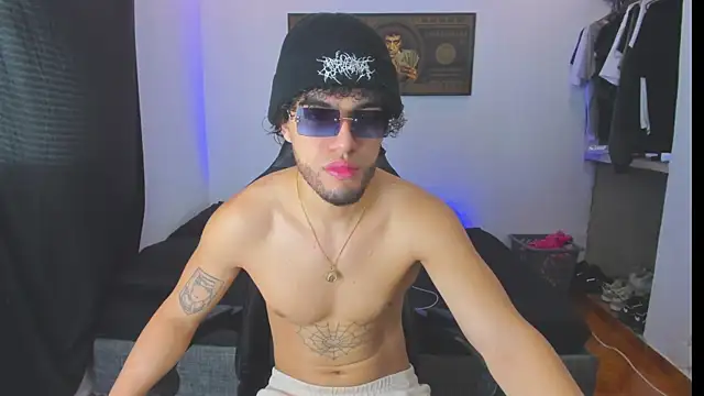 Snapshot of daddy_jhons chatting on October 2025 04:41:02 PM daddy jhons online show from October 2025 04:41:02 PM