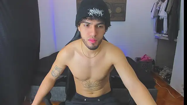 Snapshot of daddy_jhons chatting on October 2025 05:32:02 PM daddy jhons online show from October 2025 05:32:02 PM