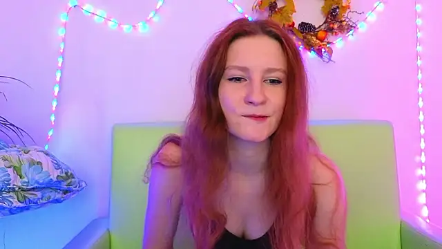 Snapshot of Nika_Shape chatting on December 2024 08:06:02 AM Nika Shape online show from December 2024 08:06:02 AM