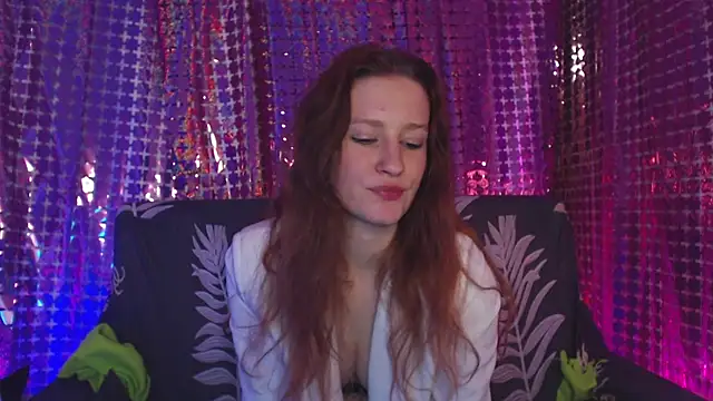 Snapshot of Nika_Shape chatting on December 2024 01:06:01 PM Nika Shape online show from December 2024 01:06:01 PM