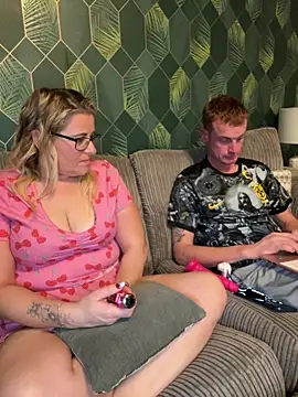 SweetXCandyX online show from December 2025 06:24:01 PM