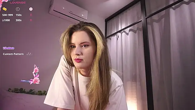 LoraDevon online show from November 2025 05:50:01 PM