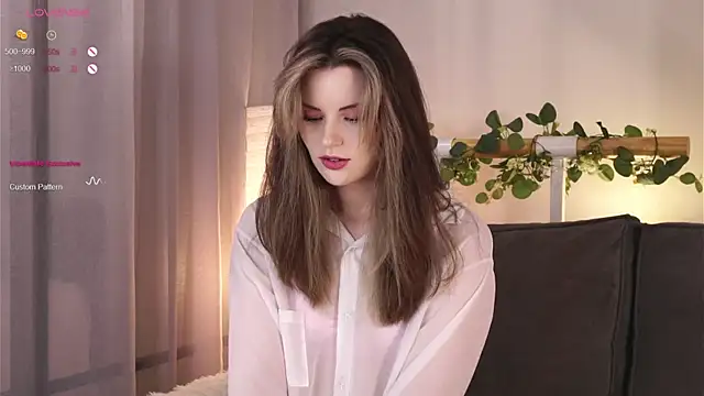 Snapshot of LoraDevon chatting on September 2025 04:23:02 PM LoraDevon online show from September 2025 04:23:02 PM