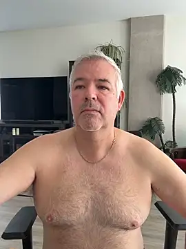 aarosteev2 online show from February 2026 02:06:01 PM