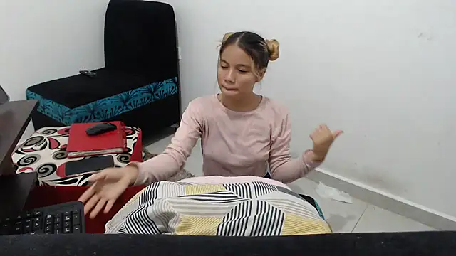 Snapshot of Naomi991 chatting on February 2025 11:37:01 PM Naomi991 online show from February 2025 11:37:01 PM