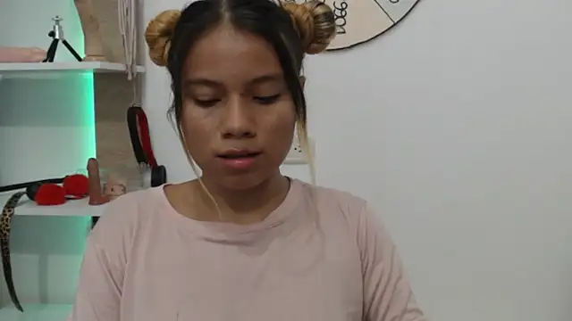 Snapshot of Naomi991 chatting on September 2025 08:38:01 PM Naomi991 online show from September 2025 08:38:01 PM