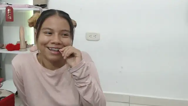 Snapshot of Naomi991 chatting on September 2025 09:32:01 PM Naomi991 online show from September 2025 09:32:01 PM