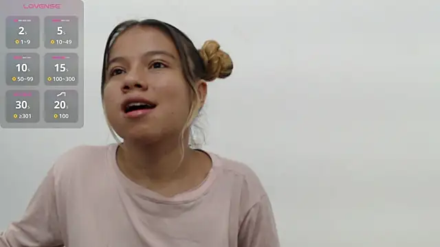 Snapshot of Naomi991 chatting on October 2025 07:55:01 PM Naomi991 online show from October 2025 07:55:01 PM