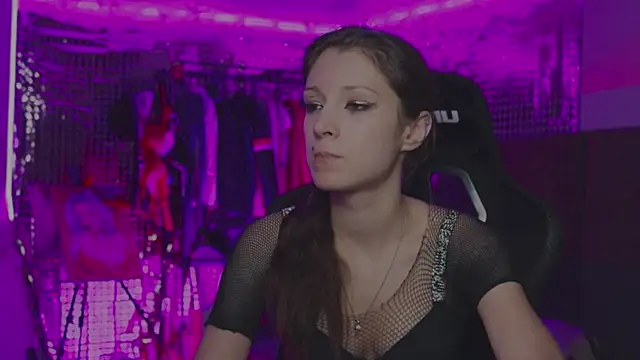 Kathleen Meow online show from November 2025 01:33:01 PM