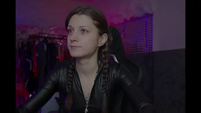 Snapshot of Kathleen_Meow chatting on October 2025 09:45:02 AM Kathleen Meow online show from October 2025 09:45:02 AM