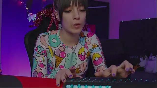 Snapshot of Kathleen_Meow chatting on January 2025 06:27:02 PM Kathleen Meow online show from January 2025 06:27:02 PM