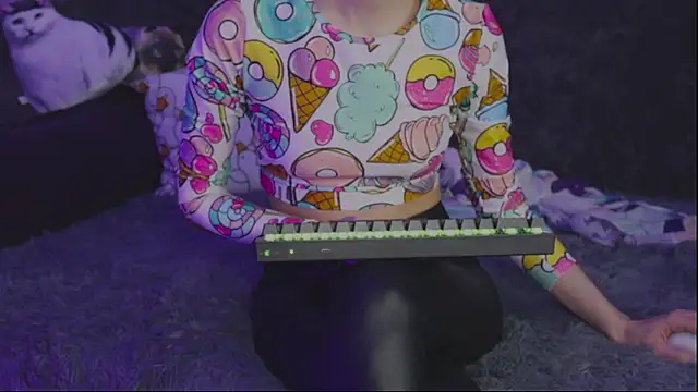 Snapshot of Kathleen_Meow chatting on February 2025 06:29:02 PM Kathleen Meow online show from February 2025 06:29:02 PM