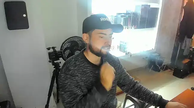 Leandro GB online show from February 2025 02:05:02 PM