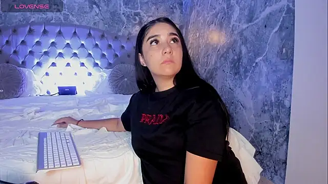 Belliinda 21 online show from October 2025 07:02:01 PM