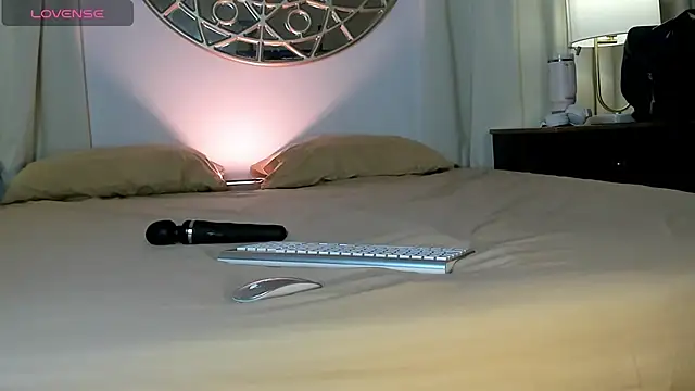 Belliinda 21 online show from October 2025 07:03:02 PM