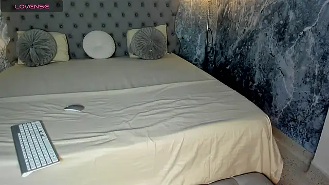 Belliinda 21 online show from November 2025 06:41:02 PM