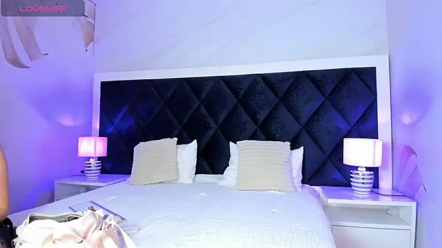 Belliinda 21 online show from April 2026 06:10:02 PM