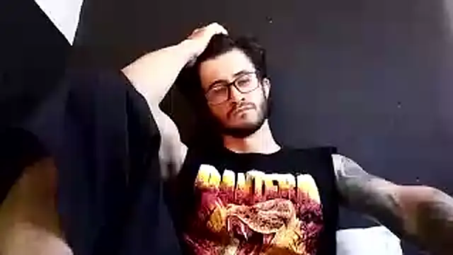 Snapshot of Loggan_donnelly chatting on October 2025 06:40:01 PM Loggan donnelly online show from October 2025 06:40:01 PM