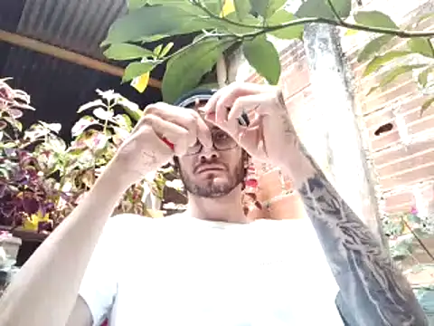 Snapshot of Loggan_donnelly chatting on September 2025 07:20:01 PM Loggan donnelly online show from September 2025 07:20:01 PM