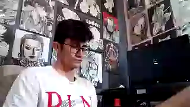 Snapshot of Loggan_donnelly chatting on December 2025 09:25:02 PM Loggan donnelly online show from December 2025 09:25:02 PM