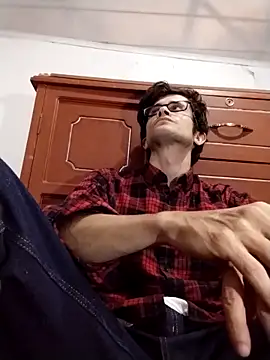 Loggan donnelly online show from March 2026 10:01:01 PM