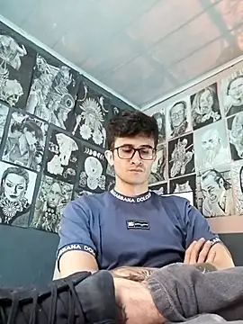 Snapshot of Loggan_donnelly chatting on December 2025 07:41:01 PM Loggan donnelly online show from December 2025 07:41:01 PM