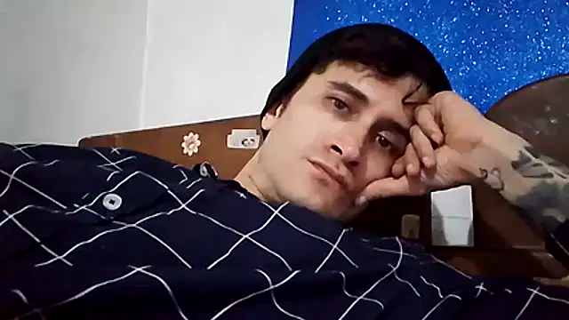 Loggan donnelly online show from December 2025 12:02:01 AM