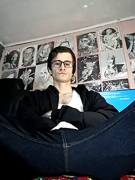 Loggan donnelly online show from January 2026 07:12:01 PM