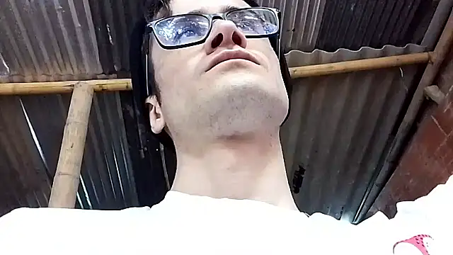 Loggan donnelly online show from December 2025 06:52:01 PM