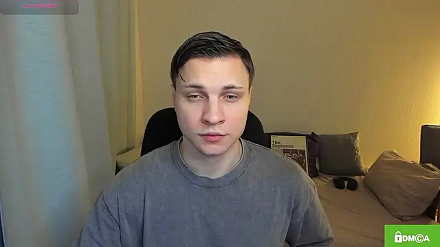 handsome guy01 online show from February 2026 04:40:01 PM