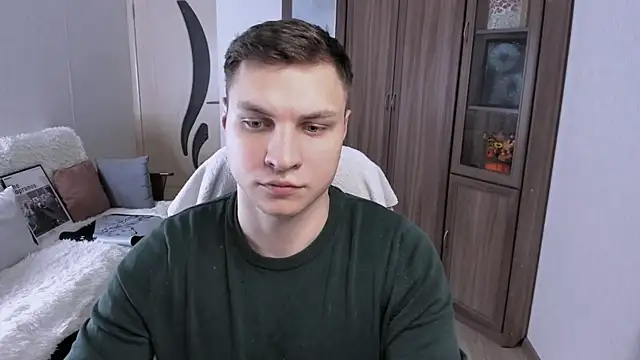 handsome guy01 online show from September 2025 05:19:02 PM