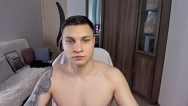 handsome guy01 online show from September 2025 12:05:02 AM