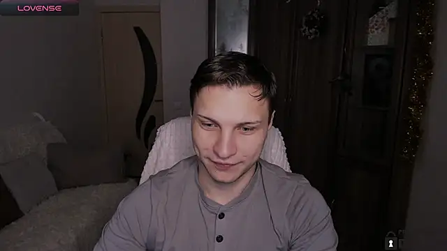 handsome guy01 online show from December 2025 07:37:02 PM