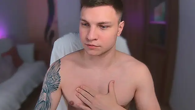 handsome guy01 online show from March 2025 10:24:01 PM