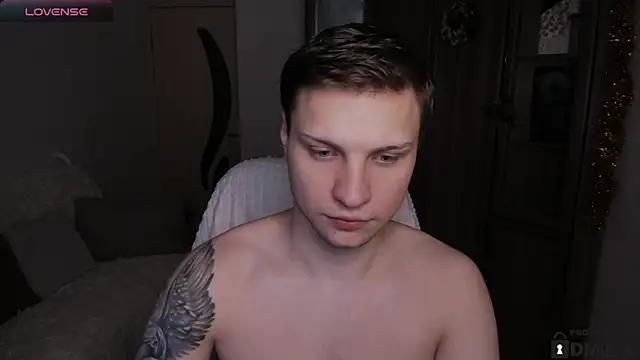 handsome guy01 online show from December 2025 06:41:01 PM