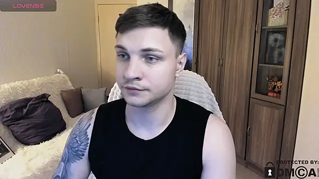 handsome guy01 online show from October 2025 05:58:02 PM