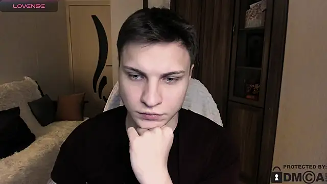 handsome guy01 online show from November 2025 06:01:02 PM