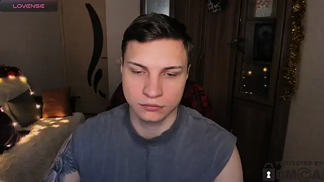 handsome guy01 online show from December 2025 06:47:01 AM