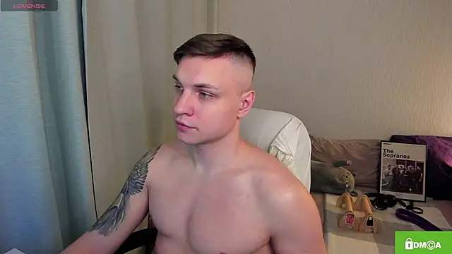 handsome guy01 online show from April 2026 06:44:02 PM