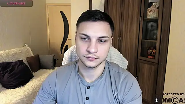 handsome guy01 online show from October 2025 06:38:02 PM