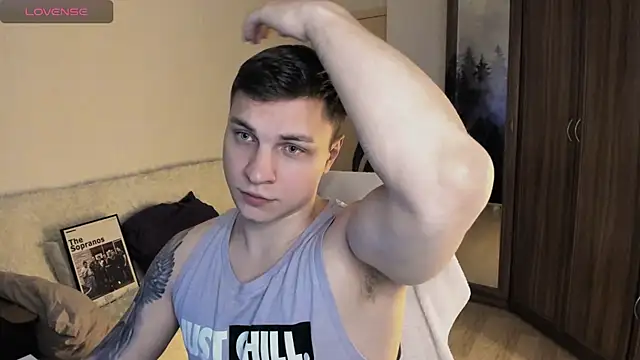 handsome guy01 online show from October 2025 03:35:02 PM